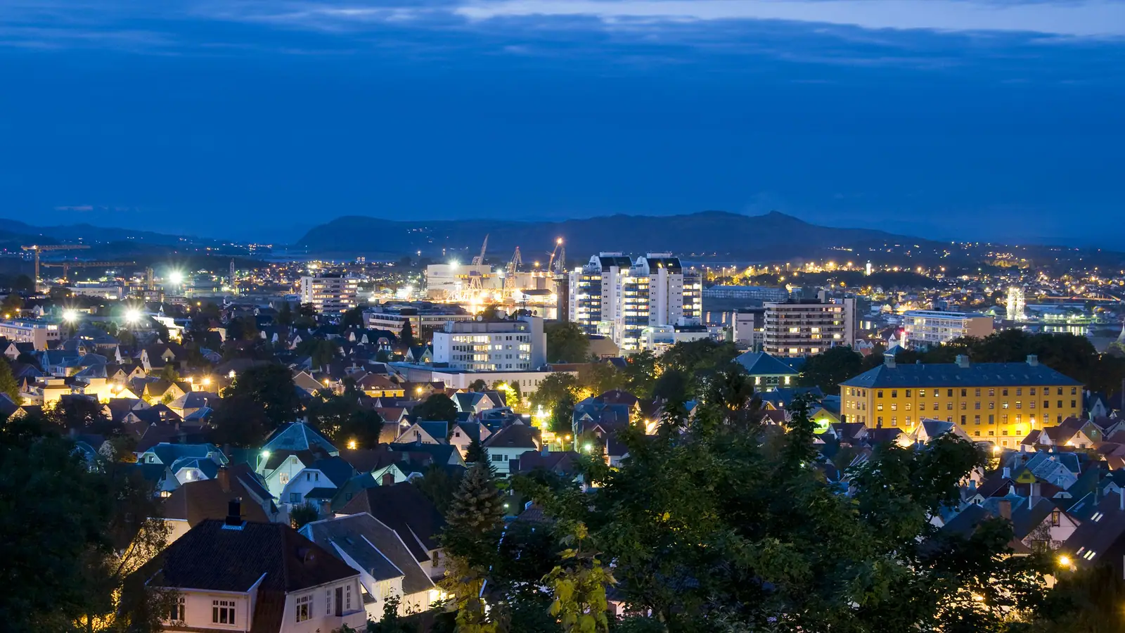 Stavanger i blåtimen